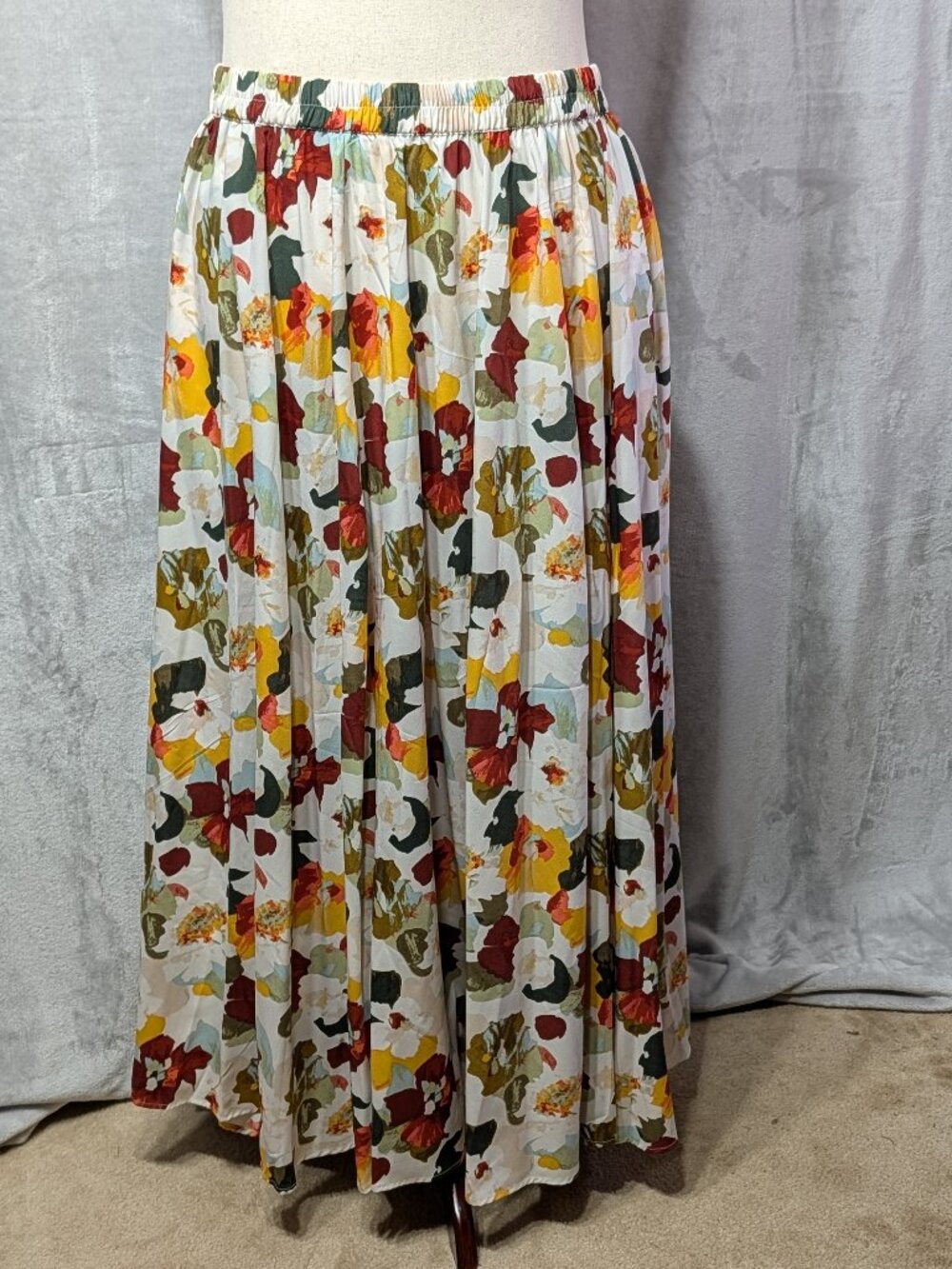 C Est 1946 (18/20W) Floral Maxi Skirt